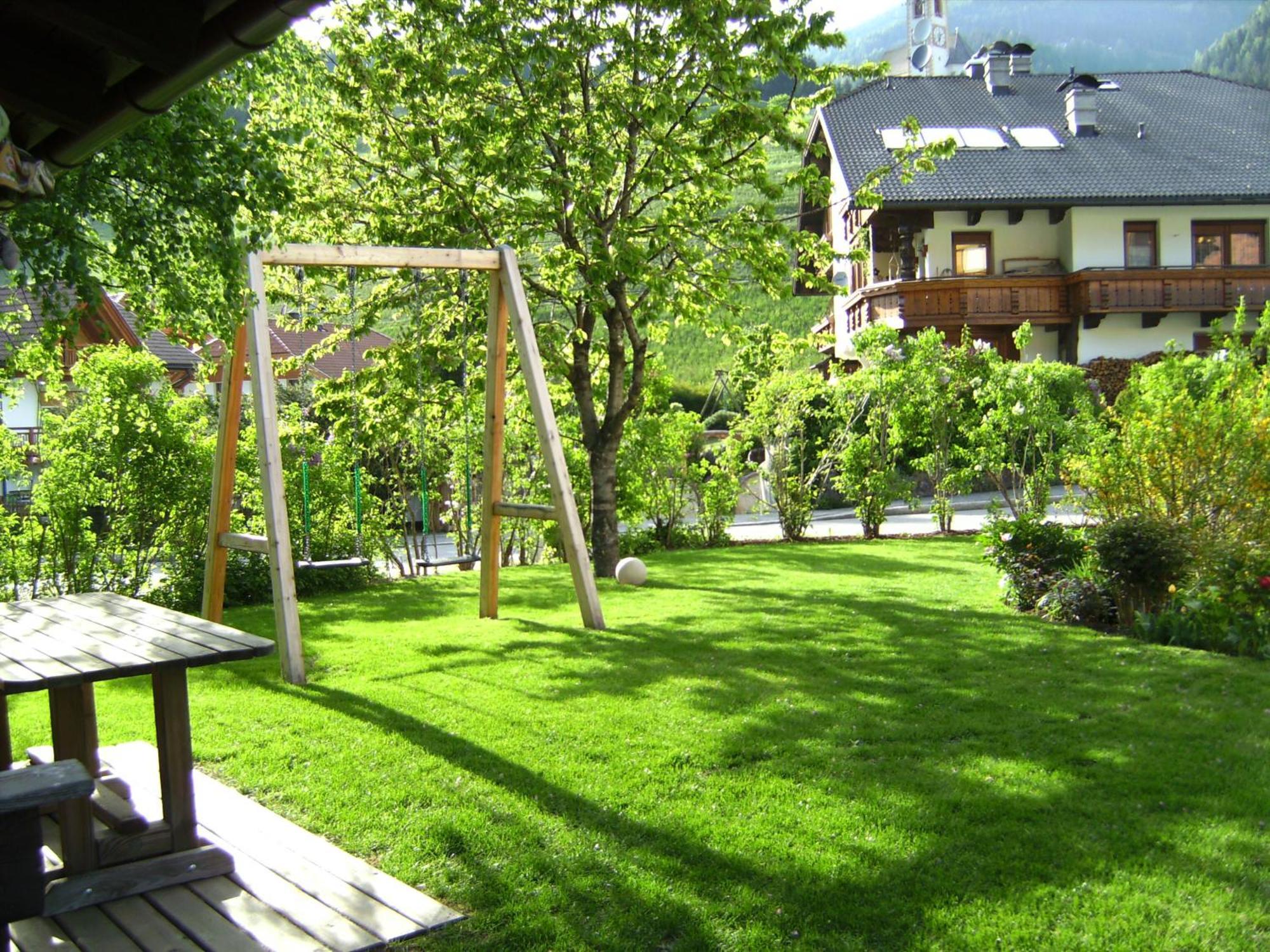 Appartements Haus Bachmann San Candido Exterior photo